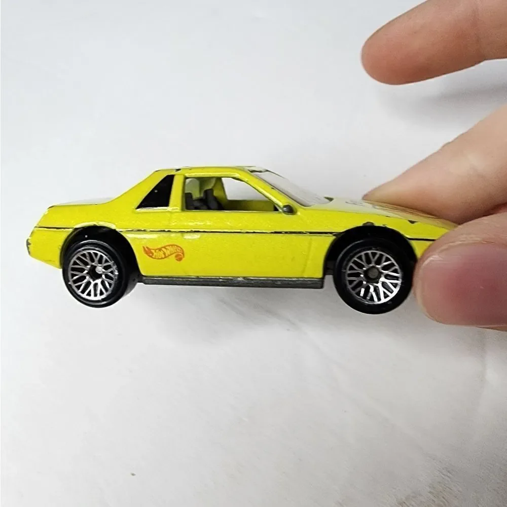 Matchbox 2008 lifeguard Honda Ridgeline 1st Generation White Tiki Pickup Truck